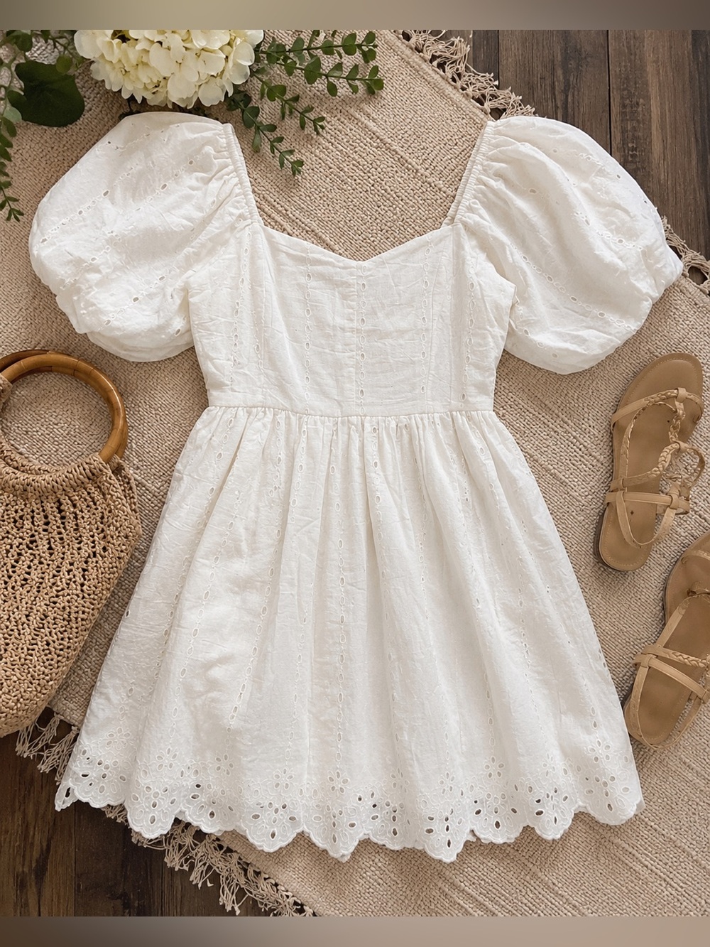 NWT Saltwater Luxe White Eyelet Puff Sleeve Mini Dress Size Small